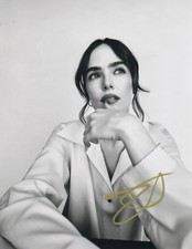 Authentic HAND Signed Zoey Deutch 10x8 Photo IN PERSON [19614]