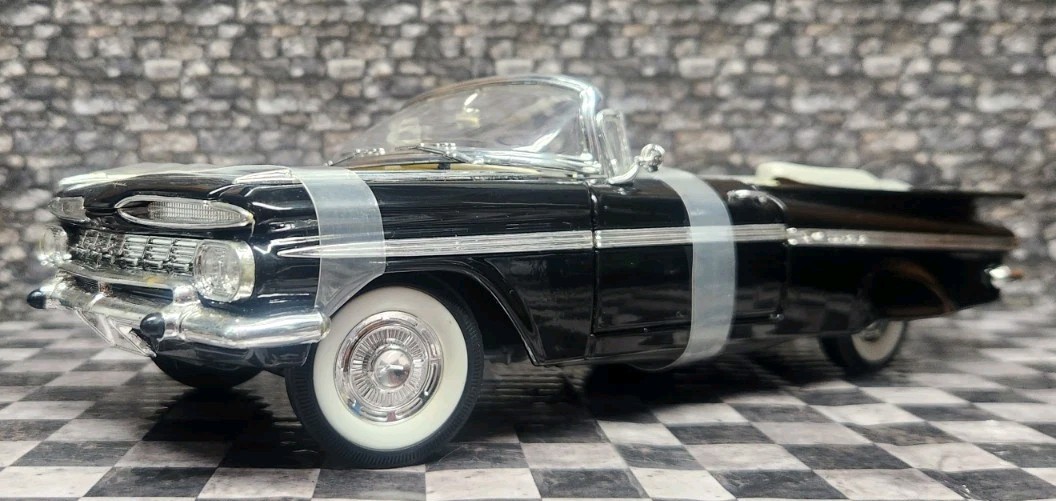 Yat Ming 1:18 Scale Road Signature Blk 1959 Chevrolet Impala Convertible [Loose]