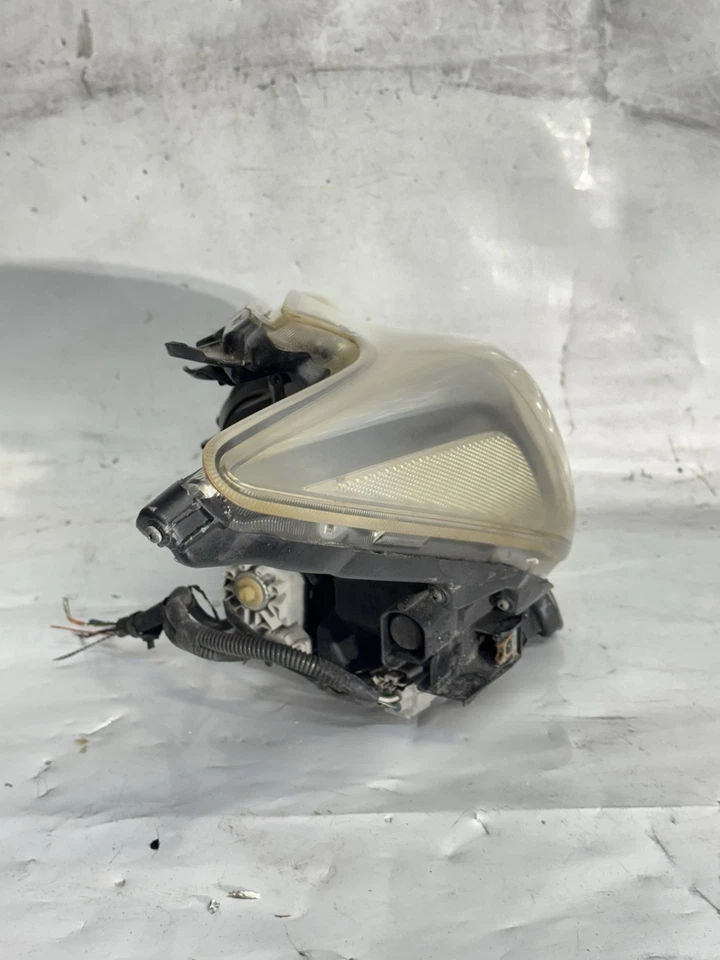 Genuine Toyota Prius Hybrid 2009 ~ 2015 3 Bulb Xenon Headlight - Driver Side - Image 4 of 4