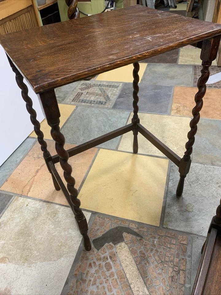 Antiguo nido de mesas giratorias individuales de cebada menos 1 Foto 2 de 4