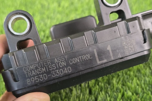 Toyota ES350 2007 Transmission Control Computer Module 89530-33040 Oem used - Picture 3 of 13