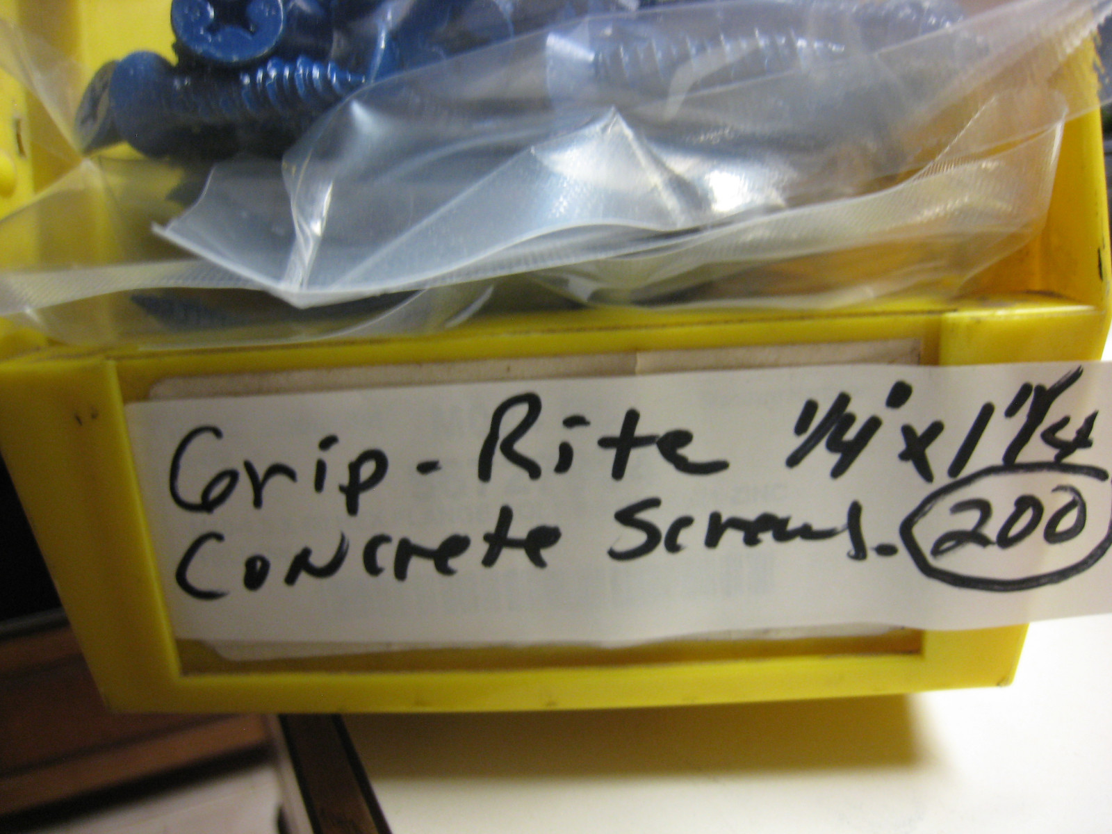 200 pcs 1/4" x 1-1/4" CONCRETE MASONRY cement SCREWS anchors PHILLIPS FLAT head