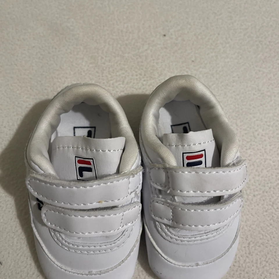 Zapatos de cuna Fila Disruptor II usados blanco-azul marino-rojo 7FM00614-125 bebé talla 1 Foto 2 de 4