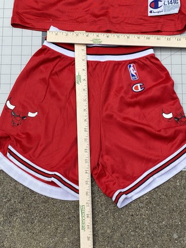 VINTAGE CHICAGO BULLS #23 MICHAEL JORDAN CHAMPION JERSEY & SHORTS SZ L 14-16 - Picture 5 of 9