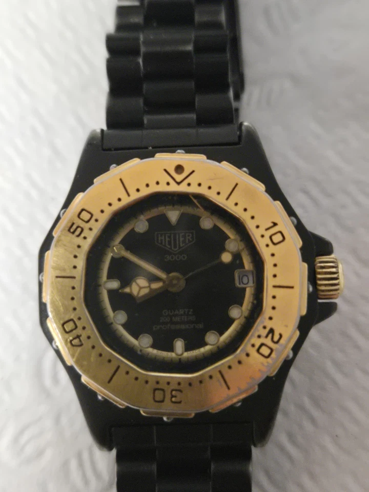 HEUER Ref. 936.005. Relógio de mergulho raro feminino 1000 Series ouro preto 200M - Imagem 2 de 4