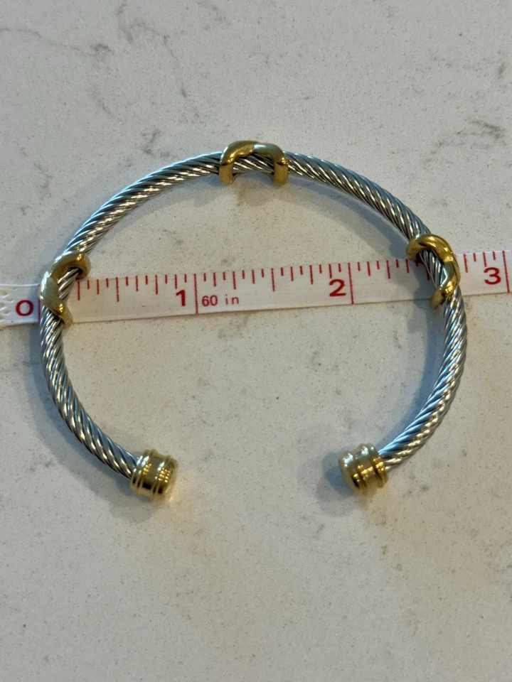 18k 750 Gold Color crosses on a Silver Color Cable Bracelet - Image 3 of 3