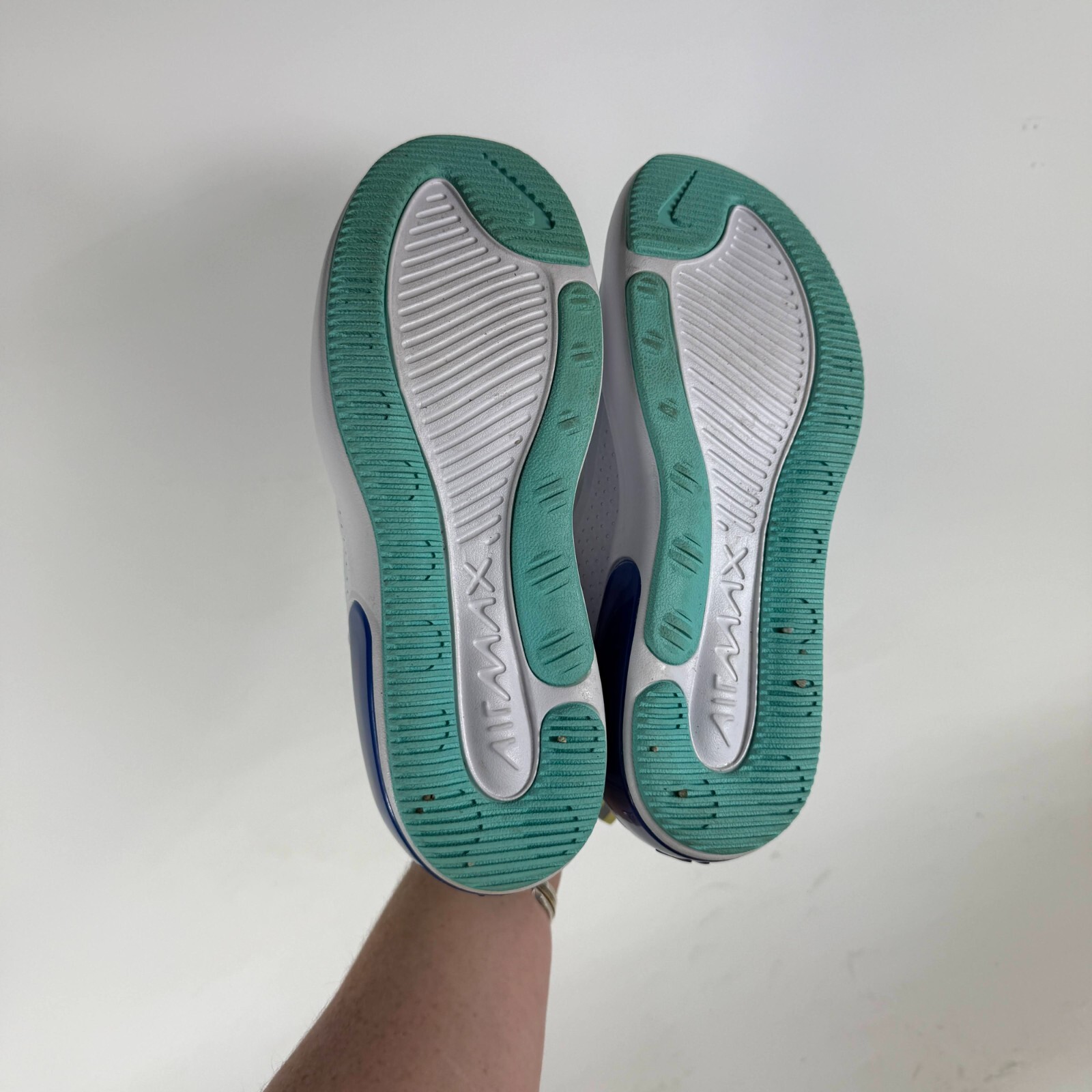 Nike Air Max Dia SE Sneakers Women's 7 White Low Top Running Athletic Shoes thumbnail 8