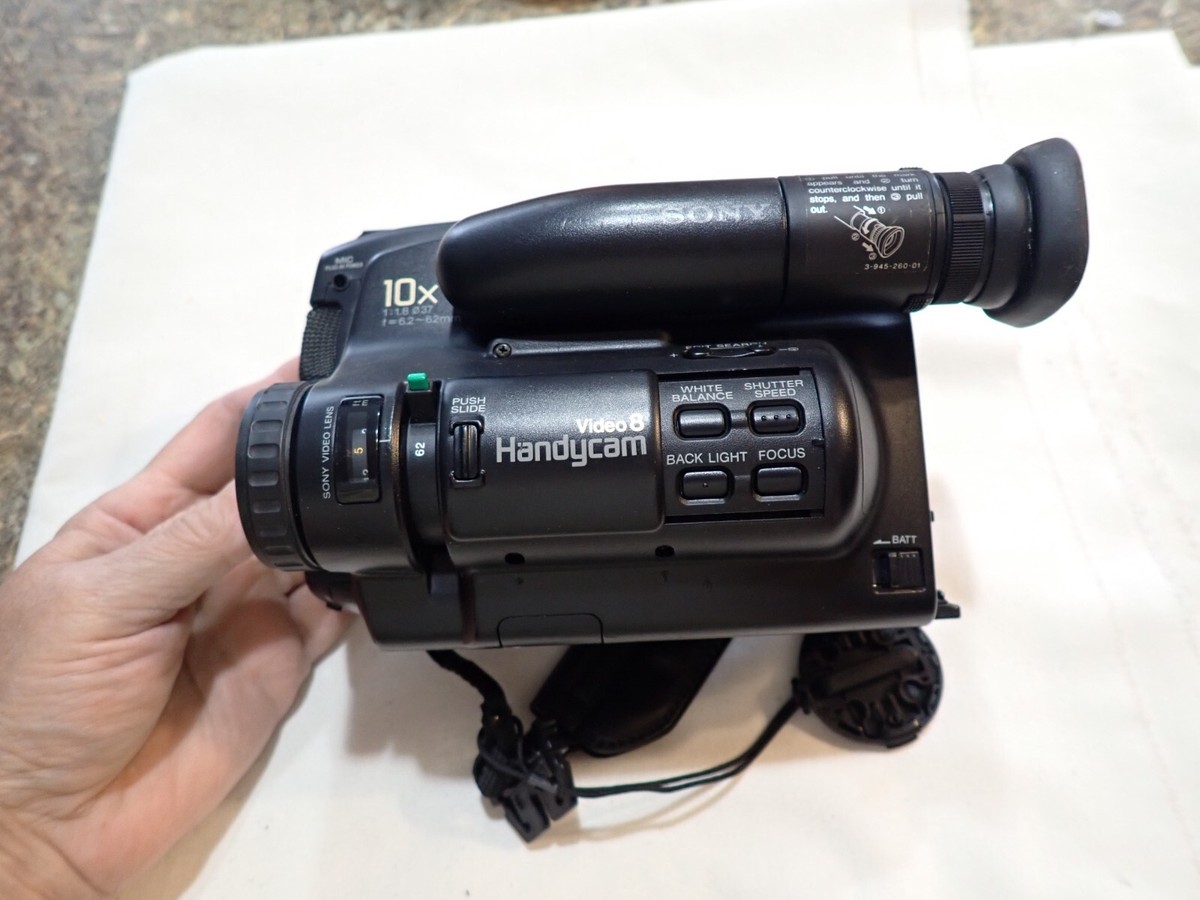 Sony CCD-TR9 Video-8 Handycam 10X Video Camera Recorder Untested