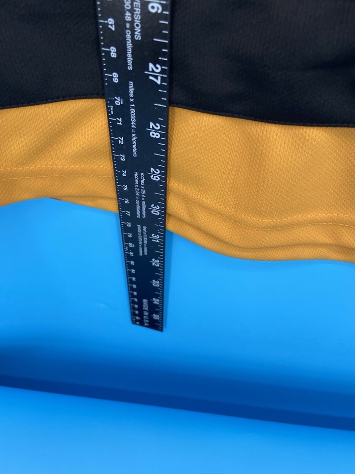 Box Lunch Harry Potter Jersey Medium Hockey Wizarding World Gryffindor