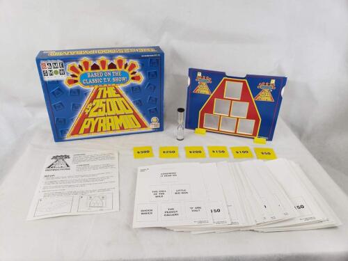 Endless Games $25,000 Pyramid Board Game - Game Show Network Home Family Games - Picture 1 of 1