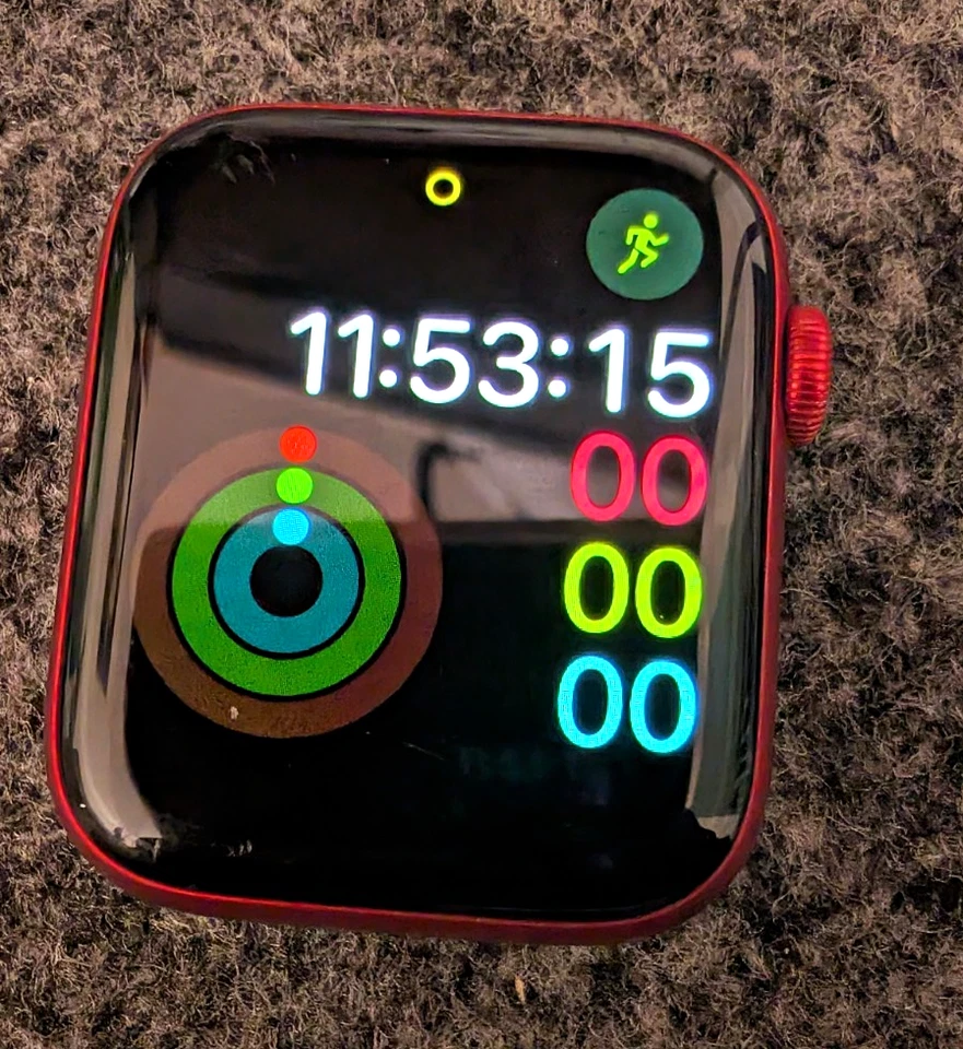 Apple Watch Series 6, photo 1 of 3