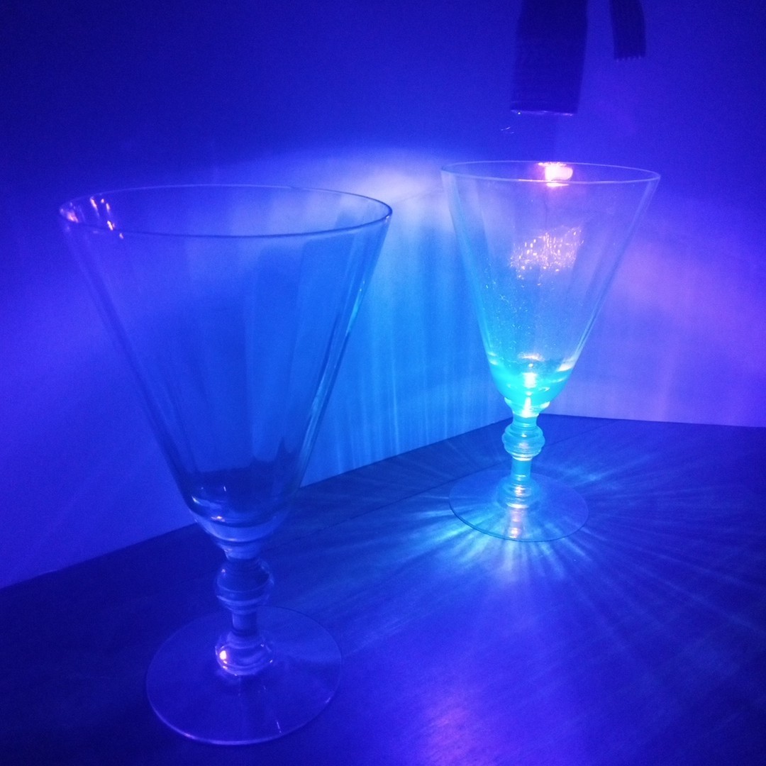 2 Tiffin Twilight Blue Neodymium Alexandrite Uranium Vaseline Goblets 1970s Vtg