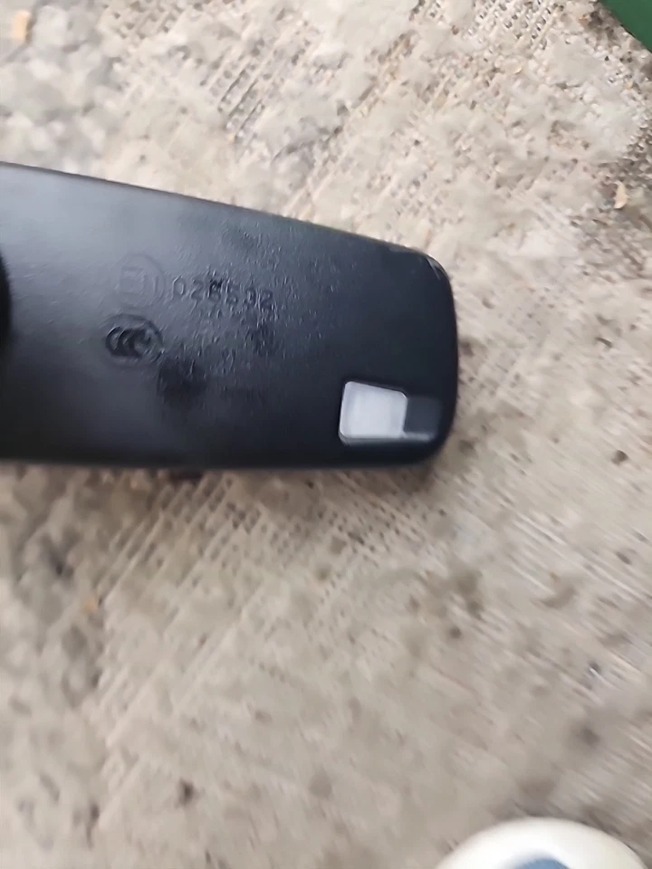 Lincoln MKT Ford Explorer Automatic Dimming Rearview Mirror With Camera 026532 - Image 3 of 4