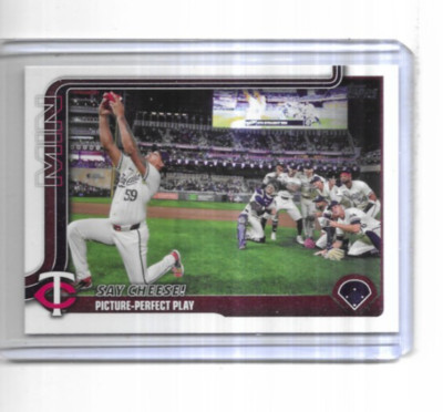 2025 Topps Series 1 #81 Say Cheese Picture Perfect Day Minnesota Twins