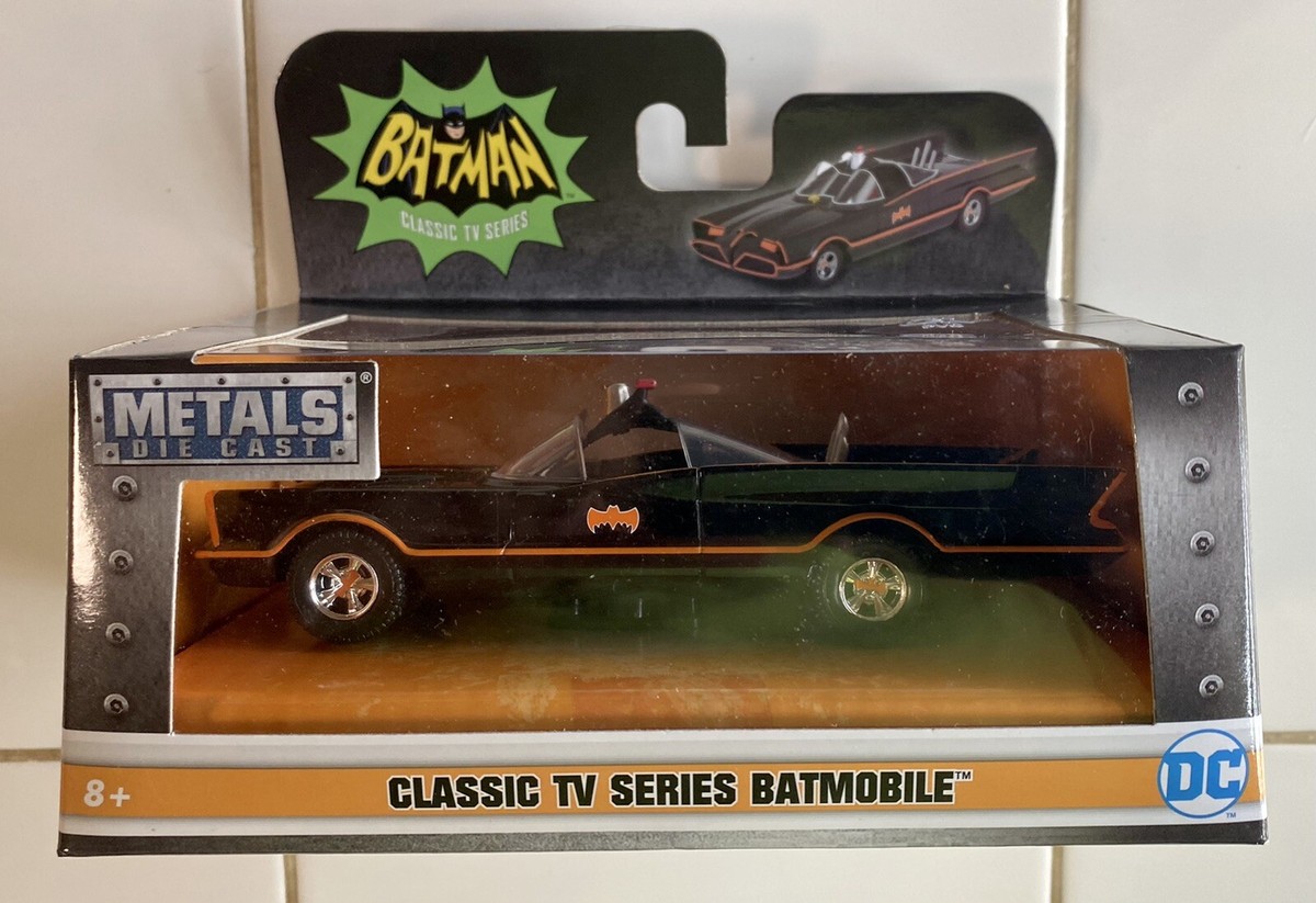BATMAN 1966 Classic TV Series Batmobile 1:32 Scale Diecast