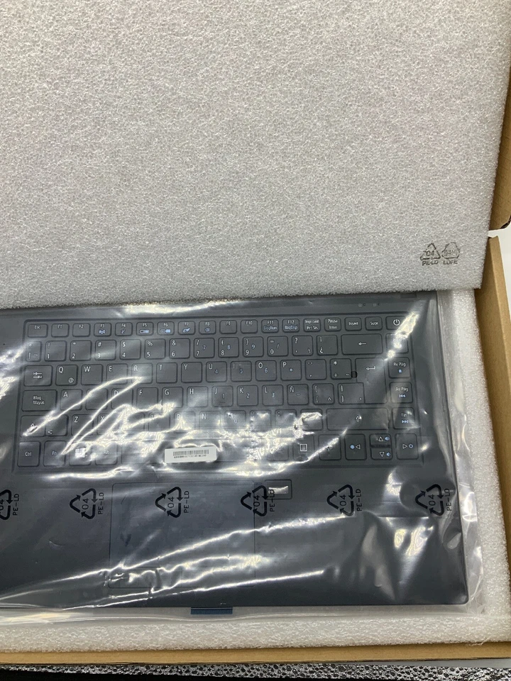 Acer 6B.VFBN5.007 Keyboard w/ Upper Case Touchpad Speaker Black - Image 2 of 4