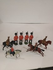 Vintage Lead British Soldiers Some Articulating 8 Figures Depose France Etc.