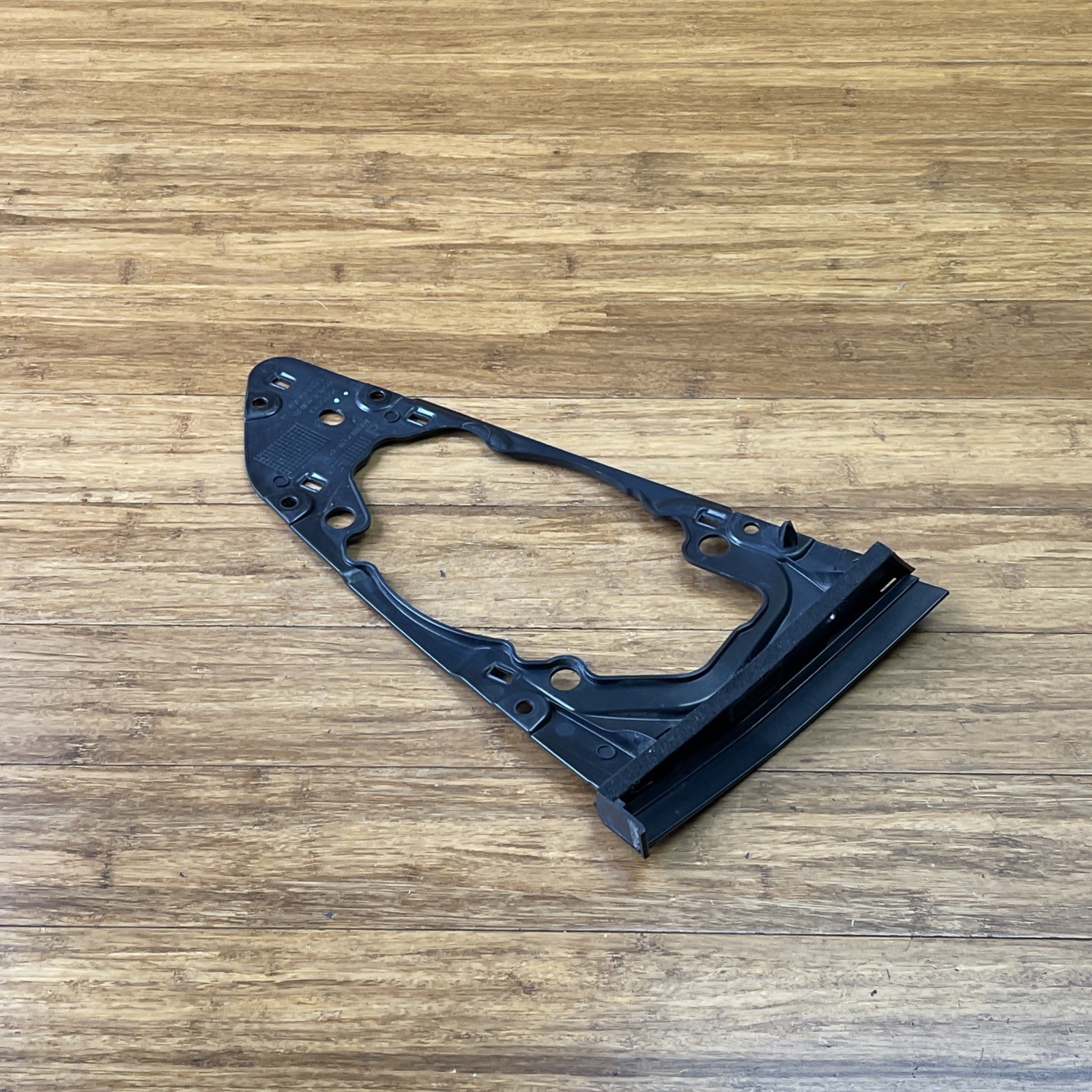 2017-2022 Audi R8 4S Rear Right Side Panel Surround Bracket Mount Support OEM