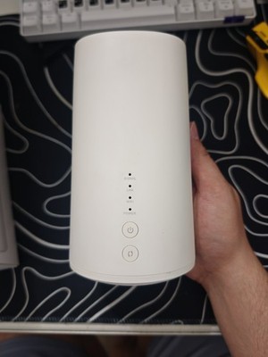 Huawei B528 4G LTE Router Vodafone GigaCube Dualband WLAN 2,4/5 GHz Weiß