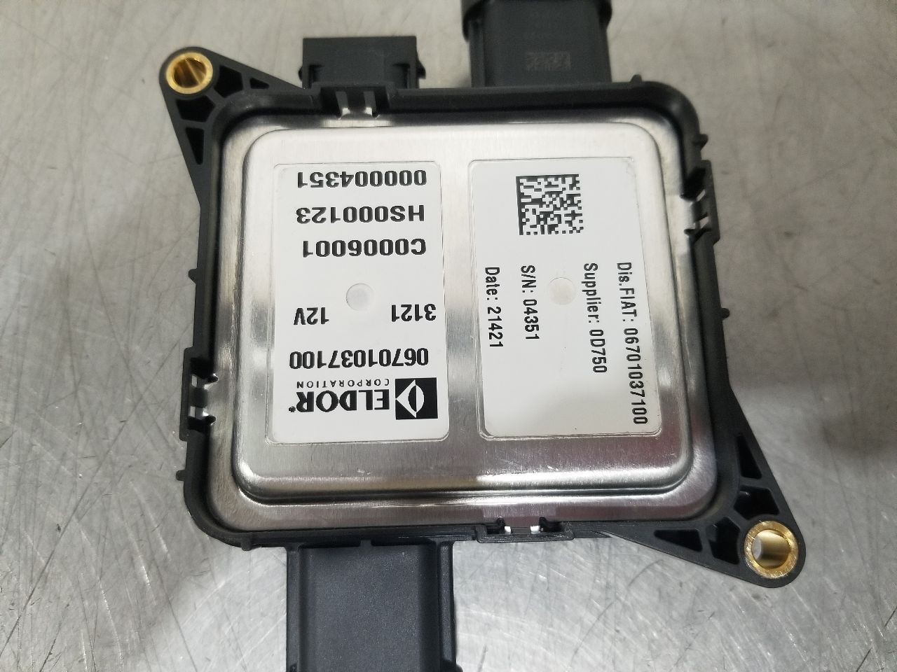 Maserati Levante 2022-2022 RIGHT Fuel pump control module P/N 06701037100