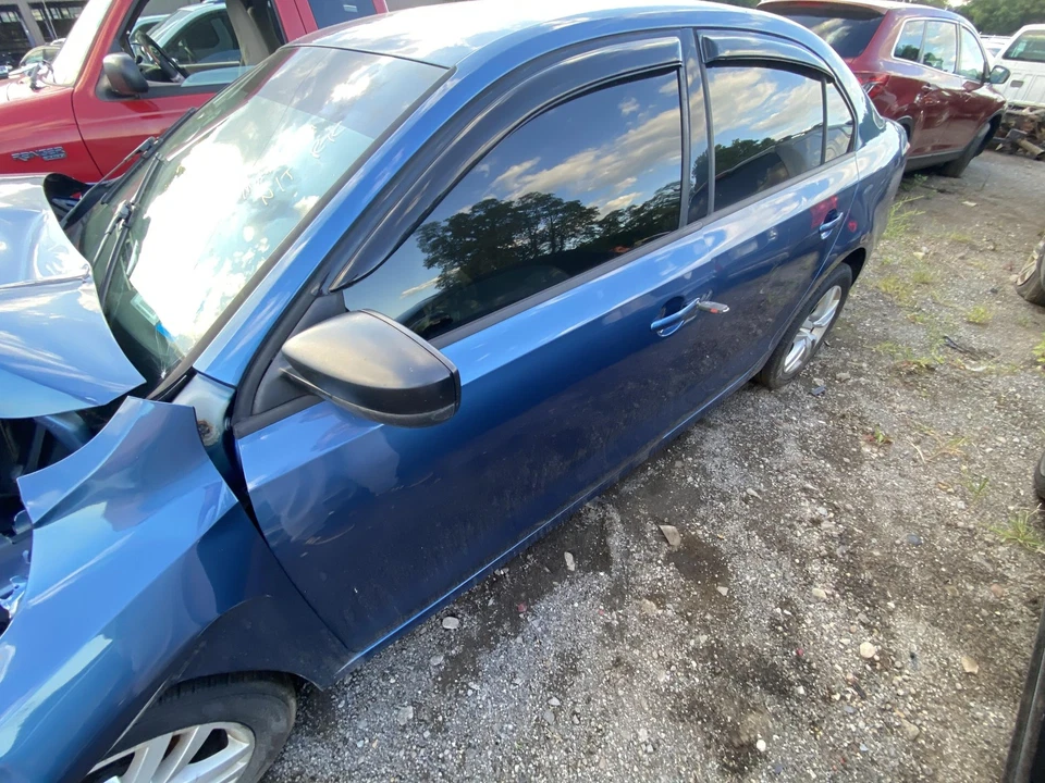 Used Front Left Door Assembly Front fits: 2015 Volkswagen Jetta Sdn electric win - Изображение 3 из 4