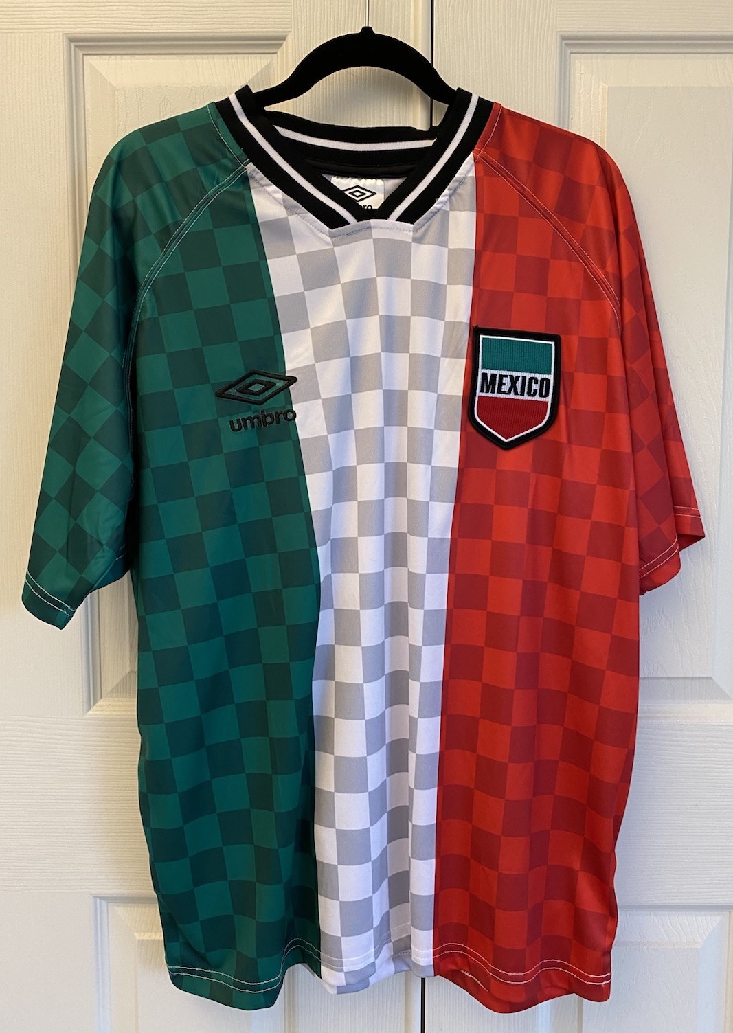 UMBRO FIFA World Cup Mexico Soccer Team Football Jersey Size M - New With Tag