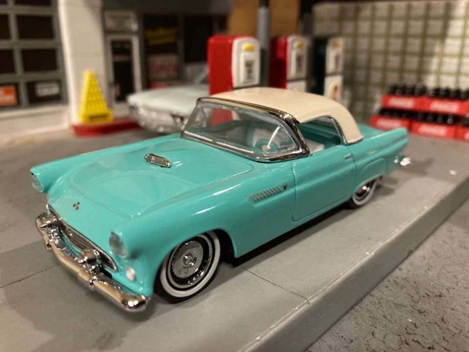 1955 Ford Thunderbird with Removable Hardtop, 1:43 scale, New in Box, T-Bird - Image 2 of 4