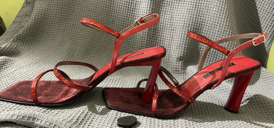 Zapatos de salón rojos súper sexy Nine West talla 9M con tiras lentejuelas cuero gabelle Foto 3 de 4