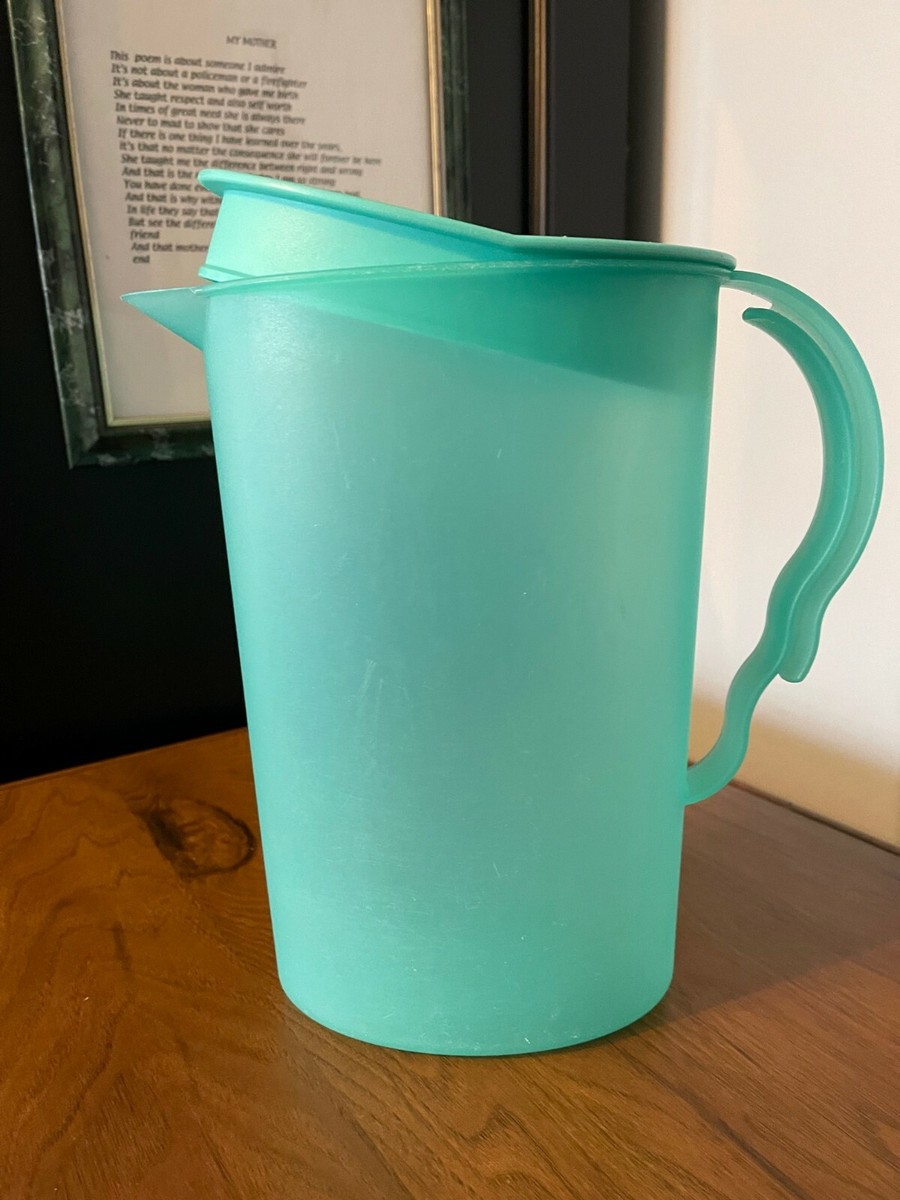タッパーウェア　ディリーストッカー(2) Vintage Tupperware Jadeite Green Celery Keeper #892 with