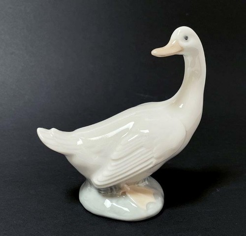 LLADRO NAO PORCELAIN TURNED DUCK FIGURINE #02000243 RETIRED