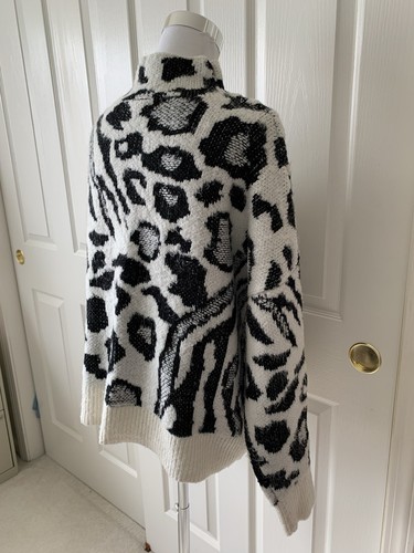 FOREVER 21 CUTE ANIMAL PRINT ACRYLIC NYLON LONG SLEEVE SWEATER - SIZE S - Picture 7 of 10