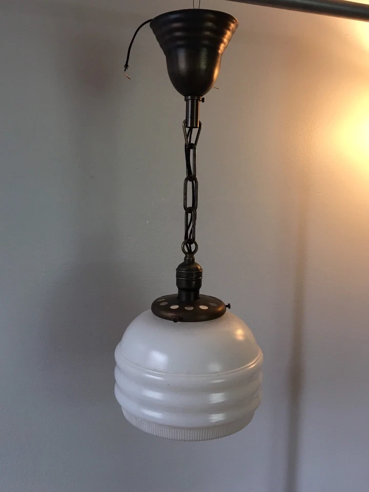 Accesorio de latón antiguo de 22" con globo antiguo ¡recién cableado! 27B Foto 2 de 4