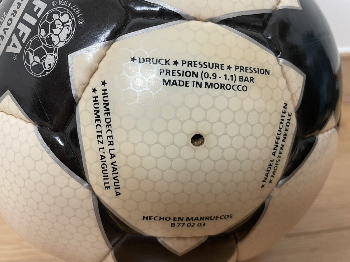 2000-2001 チャンピオンズリーグ決勝使用レプリカ　フィナーレ1 未使用 2000-2001 チャンピオンズリーグ決勝使用レプリカ フィナーレ1 未使用