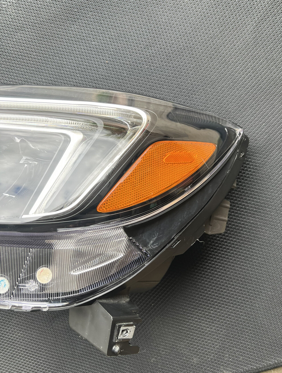 2017-2021 Buick Encore Left Driver Side Headlight OEM HID Xenon  