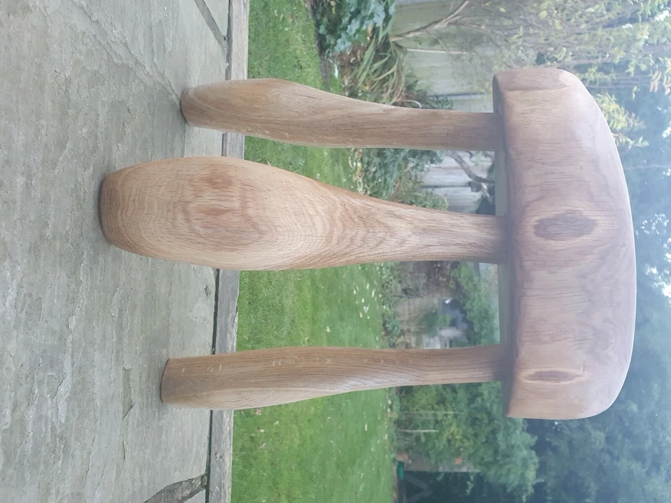 Solid oak stool, rustic handmade sustainably sourced, brand new, aesthetic, 47cm - Image 4 of 4