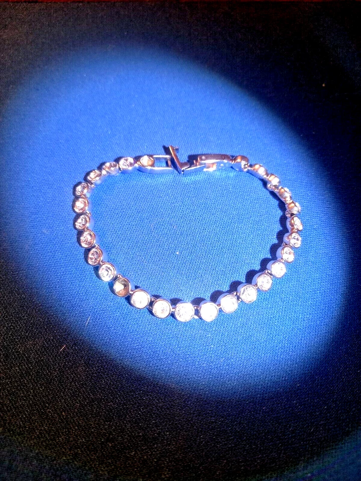 Swarovski Braccialetto Tennis, Swarovski . Costa 199 Euro, Leggi sotto. - Immagine 2 di 4