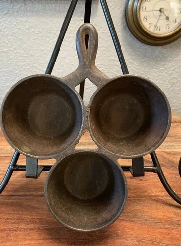 WagnerWare No.2 Cast Iron 3 Cup Gem Muffin Pan-No Cracks-Unmarked