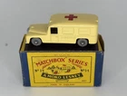NM Matchbox Lesney 14b early cream Daimler Ambulance with red cross on roof