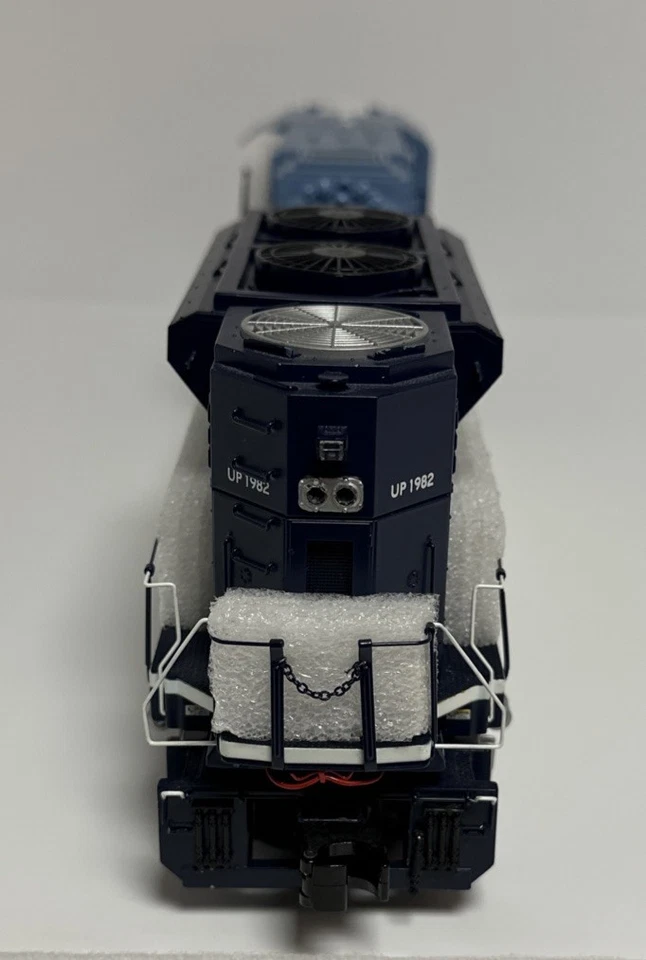 Union Pacific Heritage Series Missouri Pacific SD70ACe Diesel Engine W/Proto 2 - Image 4 of 4