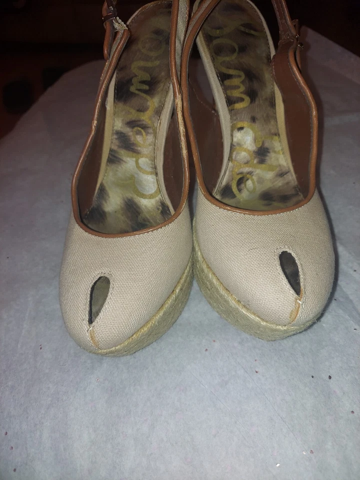 Bombas stiletto Sam Edelman tecido bege tamanho 6,5M - Imagem 3 de 4