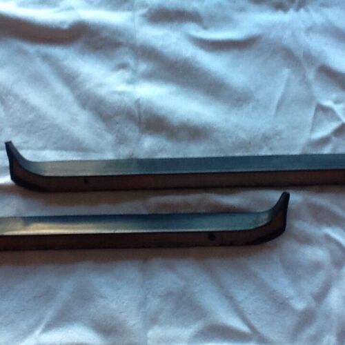 FORD ESCORT MK1 DOOR GLASS SEALS EXTERIOR.(2 DOOR) SCRAPER SEALS,1.3,1.6,L,GL - Picture 2 of 3
