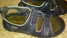 Oakley Crater Sports Sandals Mens 9 Performance Slip Resistant Odor Control Shoe