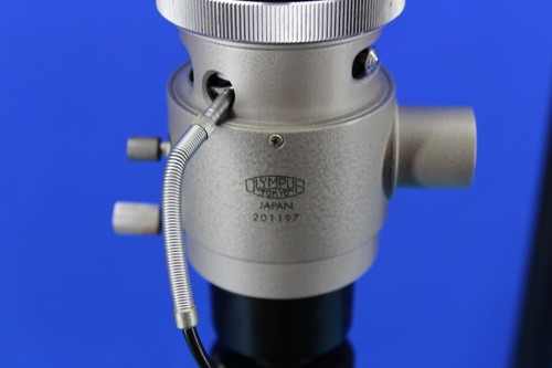 ERNST LEITZ WETZLAR Mircroscope 709273 with OLYMPUS CAMERA C-35DA-2 - Picture 3 of 10