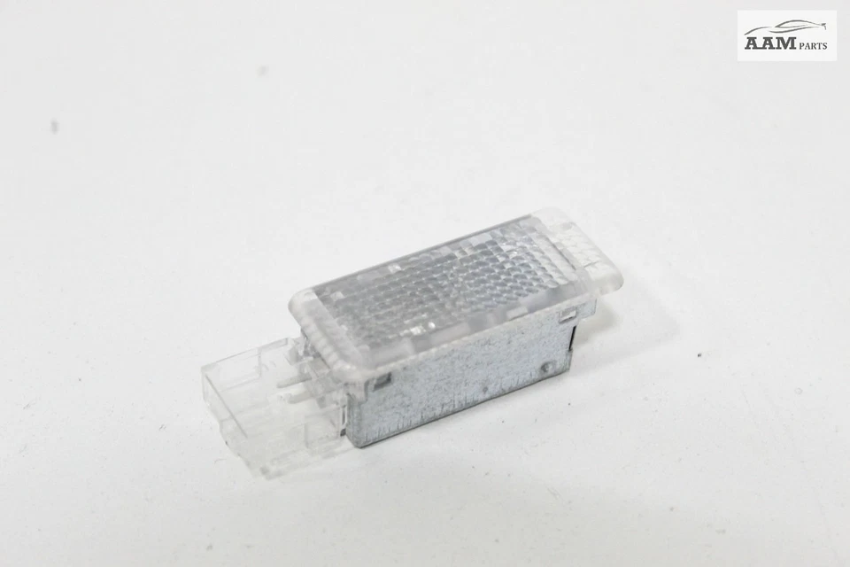 AUDI A5 QUATTRO F5 2018-2024 GUANTERA TABLERO DELANTERO DERECHO LUZ CORTESÍA OEM Foto 2 de 4