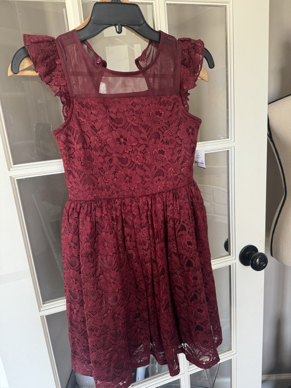 (NEW) GIRL’S ZENZI BURGUNDY SLEEVE LACE DRESS - SIZE: LARGE