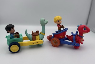 Dino Ranch Jon and Miguel With Blitz and Clover Chariot Vehicles **READ**