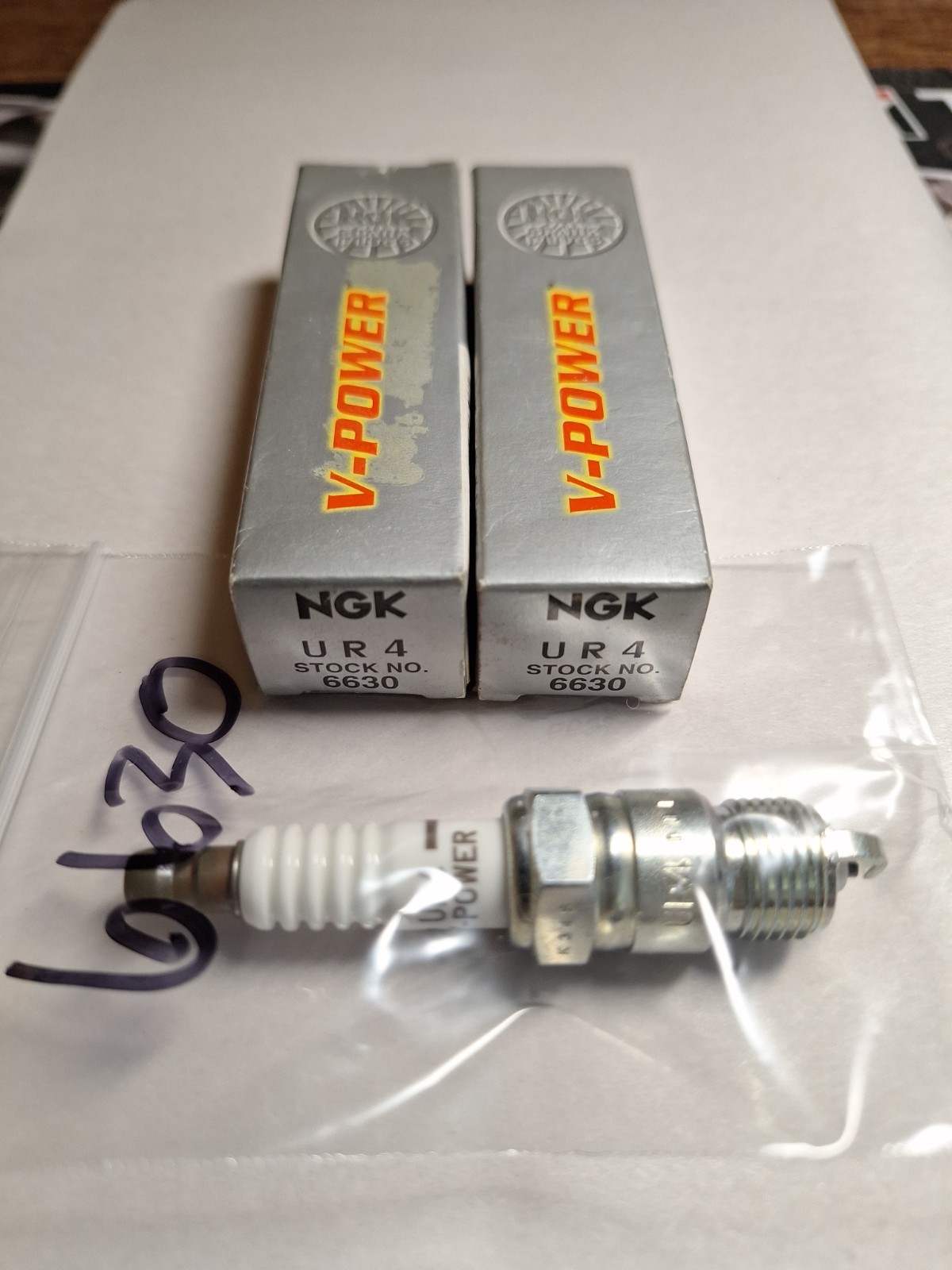 Pack Of 3 Genuine NGK V-Power Spark Plugs. 6630 UR4