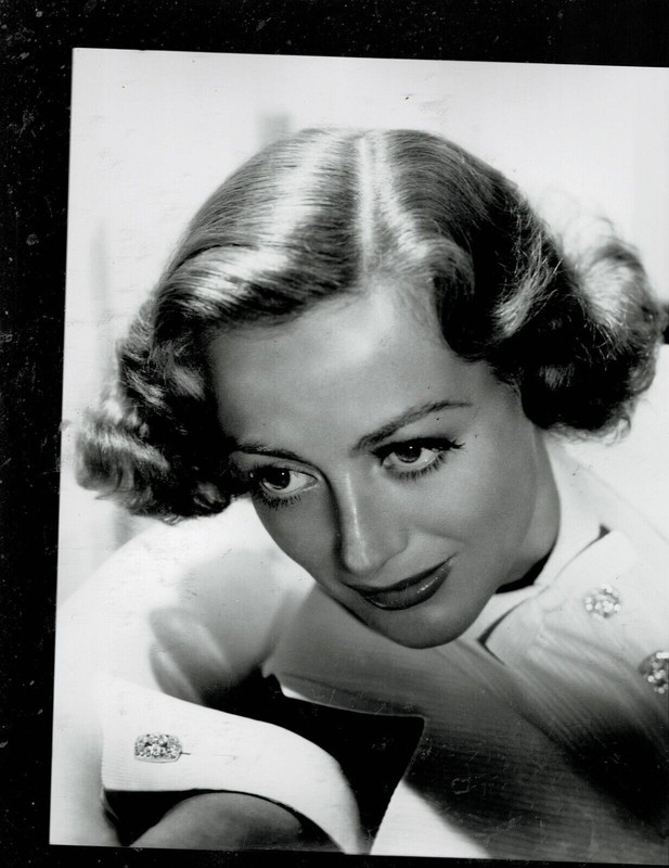 SUPER RARE!! 8X10 VINTAGE BREATH TAKING ELEGANT JOAN CRAWFORD PUBLICITY PHOTO!!