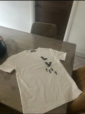 Louis Vuitton Men's T-Shirt Size Small