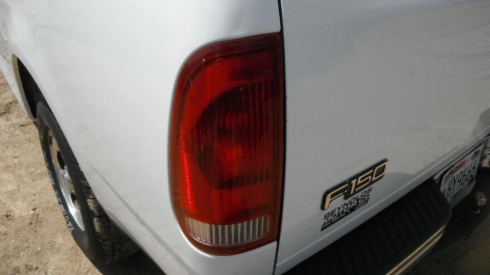 Radiator Heritage 6-255 ID XL3H-DA Fits 99-04 FORD F150 PICKUP 1187961 Foto 3 de 4